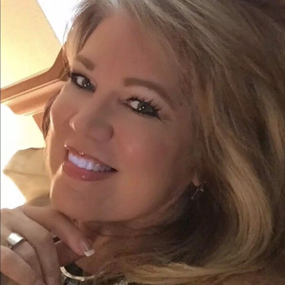 Meet your Posher, Cynthia